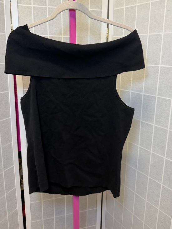 Modern Citizen Tops - Modern Citizen Black Off-Shoulder Sleeveless Camisole